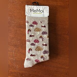 MeMoi Mushroom Crew Socks